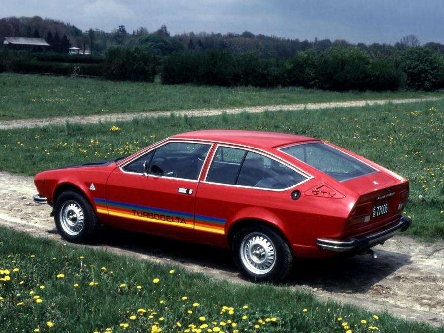  Alfa Romeo Alfetta GTV 2000 Turbodelta (116) 1979 года  (фото 3 из 11)